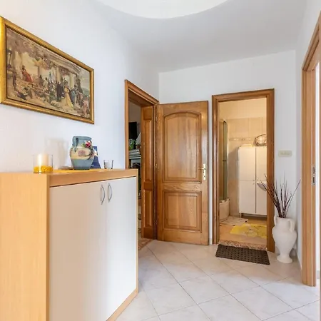 Darija - One Bedroom St * Pucisca