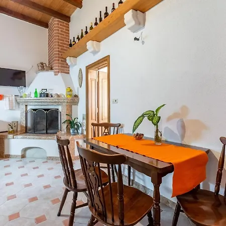 Darija - One Bedroom St