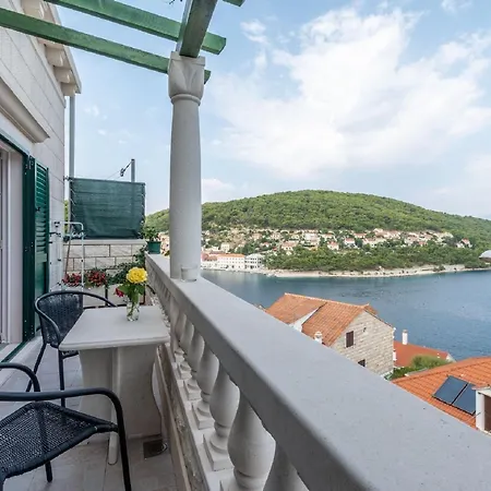 Darija - One Bedroom St Pucisca